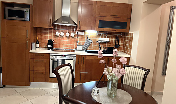 Tágas, kényelmes étkező